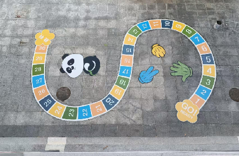 卢氏地面游戏彩绘